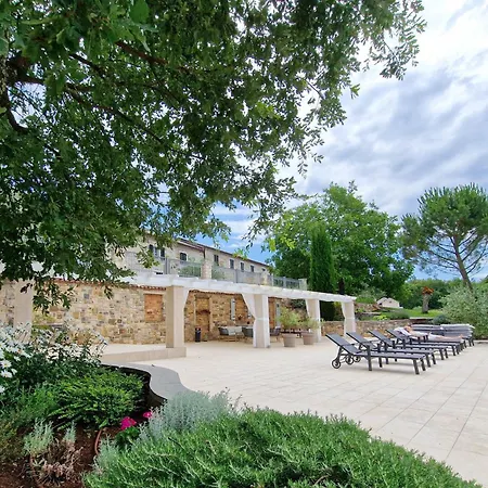 Stancija Ruseti Oprtalj