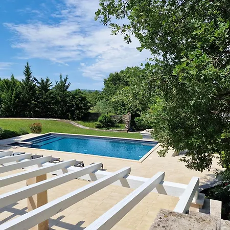 Stancija Ruseti Oprtalj