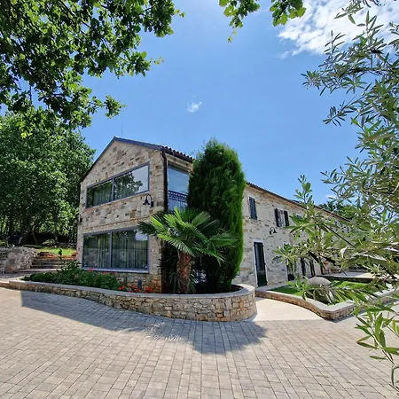 Stancija Ruseti Oprtalj