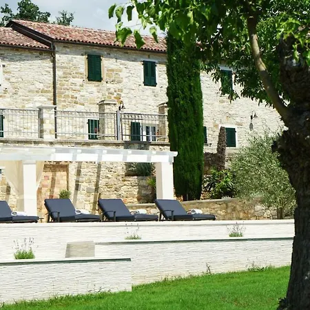 Stancija Ruseti Bed & Breakfast 5*