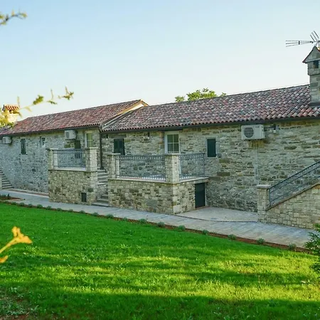 Stancija Ruseti Oprtalj