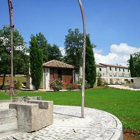 Stancija Ruseti Oprtalj